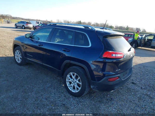 2016 JEEP CHEROKEE 1C4PJMCS5GW285687 Photo 2