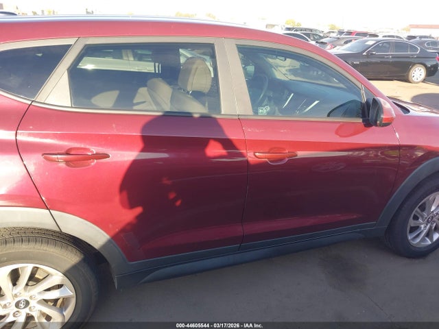 KM8J23A42GU182526 Hyundai TUCSON SE