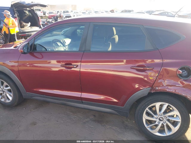 KM8J23A42GU182526 Hyundai TUCSON SE