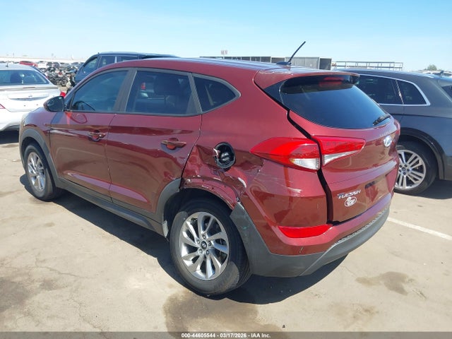 KM8J23A42GU182526 Hyundai TUCSON SE