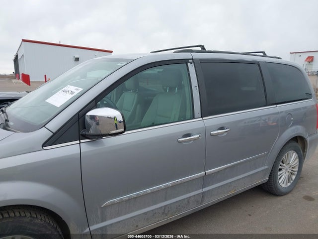 Продажа на аукционе авто 2015 Chrysler Town & Country Touring-l, vin: 2C4RC1CG1FR602269, номер лота: 44605700