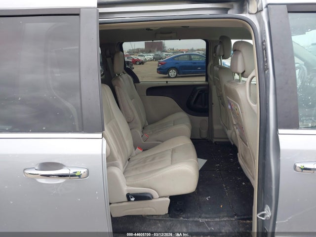 Продажа на аукционе авто 2015 Chrysler Town & Country Touring-l, vin: 2C4RC1CG1FR602269, номер лота: 44605700