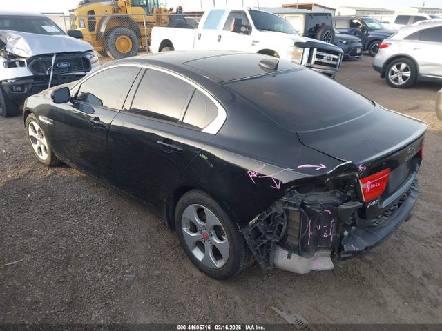 2018 JAGUAR XE SAJAR4FX6JCP32480 Photo 2