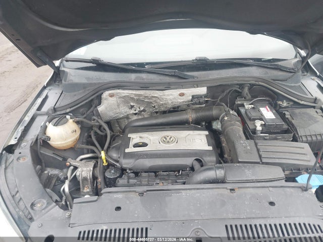 44605727 :رقم المزاد ، WVGAV7AX0HK030766 vin ، 2017 Volkswagen Tiguan 2.0t/2.0t S مزاد بيع