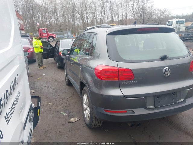 44605727 :رقم المزاد ، WVGAV7AX0HK030766 vin ، 2017 Volkswagen Tiguan 2.0t/2.0t S مزاد بيع