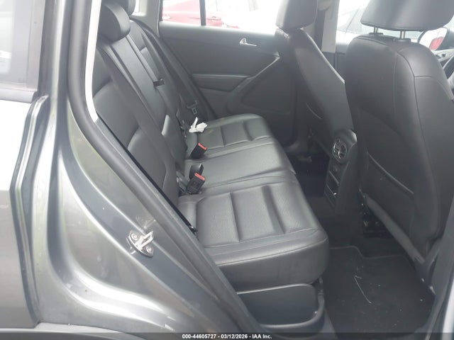 44605727 :رقم المزاد ، WVGAV7AX0HK030766 vin ، 2017 Volkswagen Tiguan 2.0t/2.0t S مزاد بيع