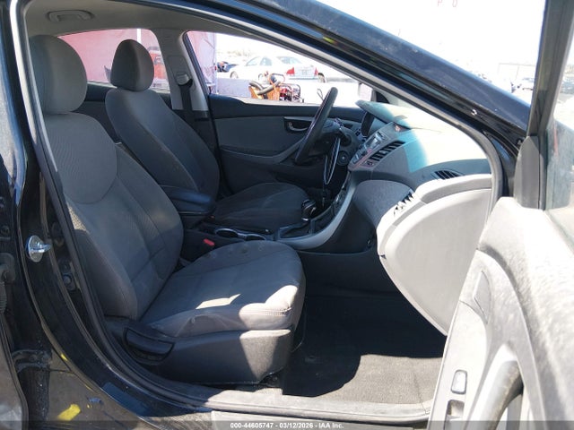 5NPDH4AE4GH740885 Hyundai ELANTRA SE