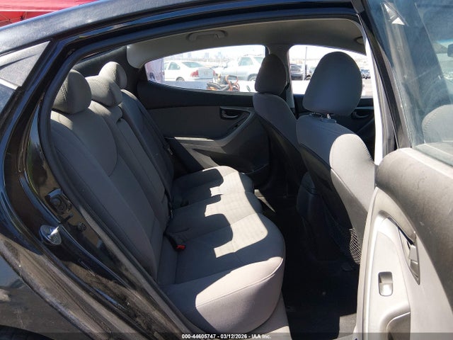 5NPDH4AE4GH740885 Hyundai ELANTRA SE