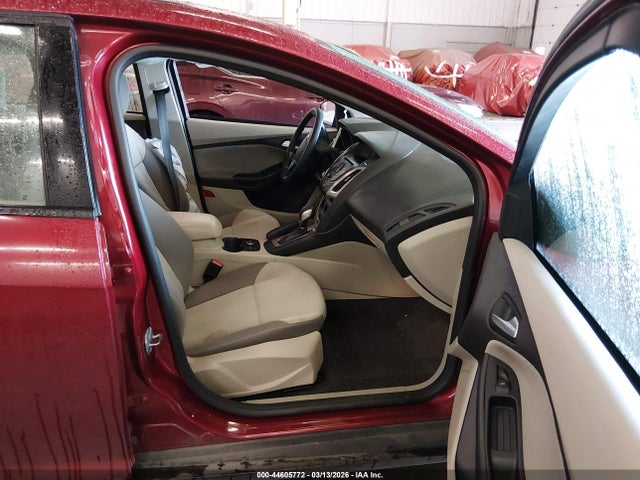 Ford FOCUS SE 2014 1FADP3K20EL321805 Image 5