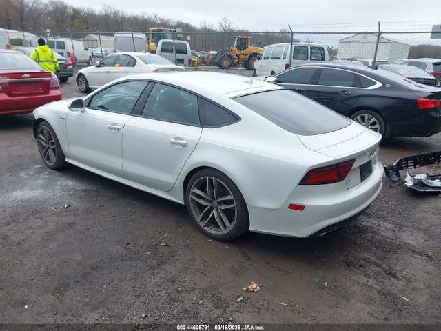 2016 AUDI A7 WAUWGAFC5GN037536 Photo 2