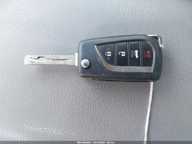 4T1B11HK0JU051960 Toyota CAMRY LE