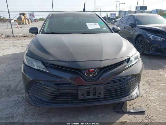 4T1B11HK0JU051960 Toyota CAMRY LE
