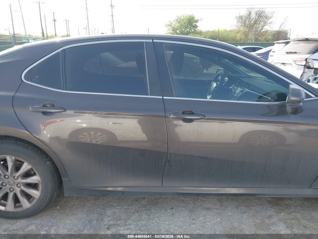 4T1B11HK0JU051960 Toyota CAMRY LE