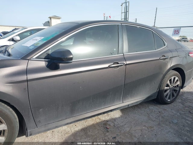 4T1B11HK0JU051960 Toyota CAMRY LE