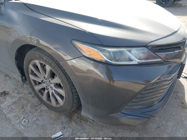 4T1B11HK0JU051960 Toyota CAMRY LE