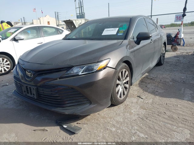4T1B11HK0JU051960 Toyota CAMRY LE