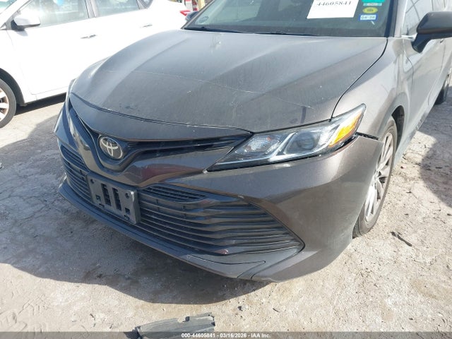 4T1B11HK0JU051960 Toyota CAMRY LE