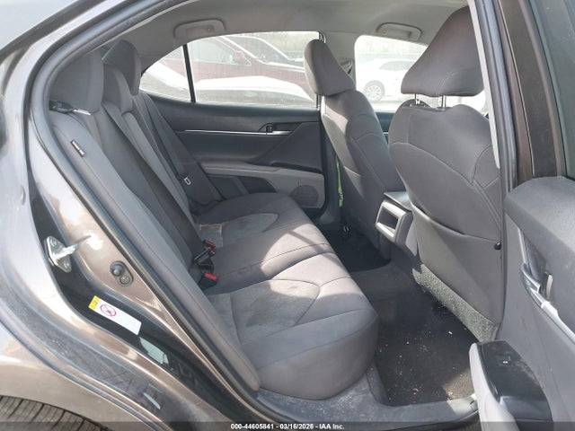 4T1B11HK0JU051960 Toyota CAMRY LE