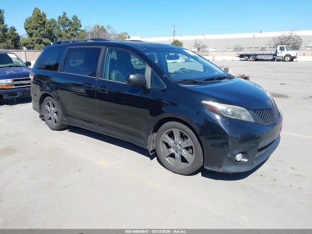 2017 TOYOTA SIENNA 5TDXZ3DC2HS791750