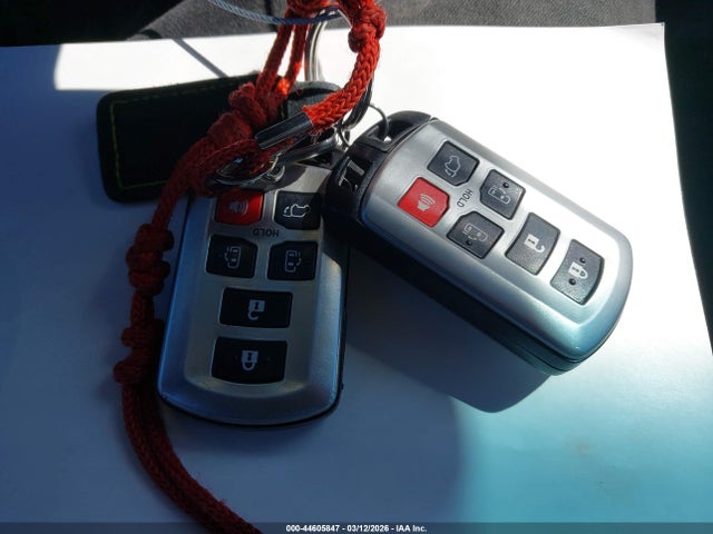 2017 TOYOTA SIENNA 5TDXZ3DC2HS791750 Photo 10