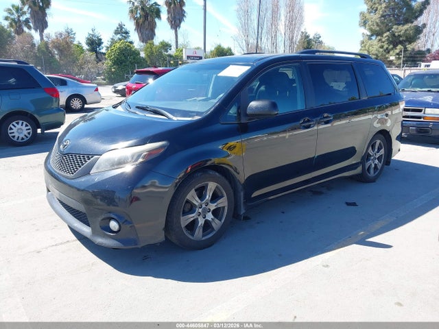 2017 TOYOTA SIENNA 5TDXZ3DC2HS791750 Photo 1