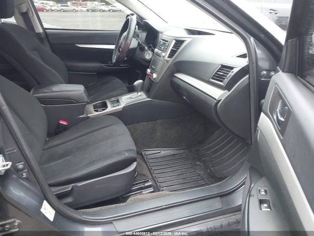44605912 :رقم المزاد ، 4S3BMBC65D3031404 vin ، 2013 Subaru Legacy 2.5i Premium مزاد بيع