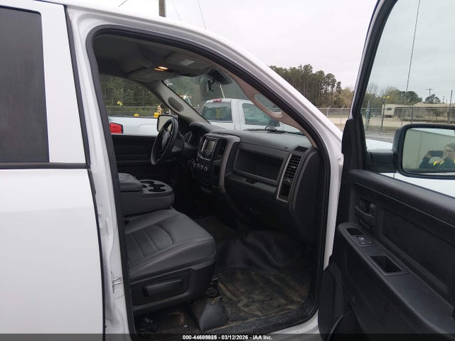 1C6RR6FGXHS835793 RAM 1500 Tradesman 4x2 6&#039;4 Box