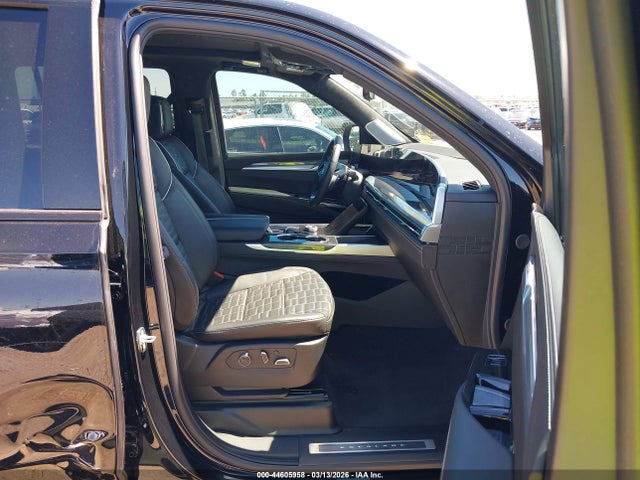 44605958 :رقم المزاد ، 1GYS9SR9XSR411572 vin ، 2025 Cadillac Escalade Esv V-series مزاد بيع