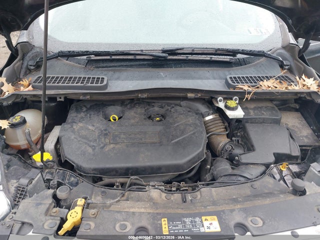 1FMCU9J99HUE25364 Ford Escape Titanium