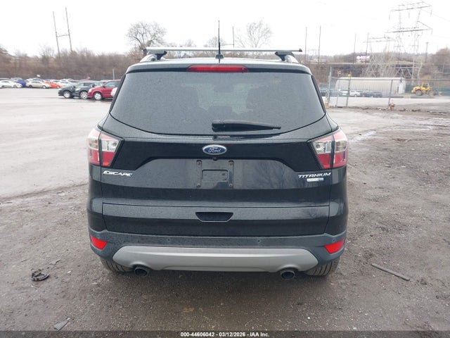 1FMCU9J99HUE25364 Ford Escape Titanium