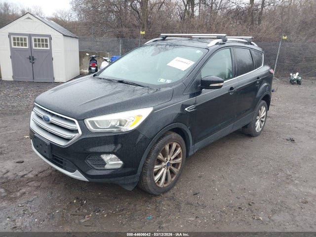 1FMCU9J99HUE25364 Ford Escape Titanium