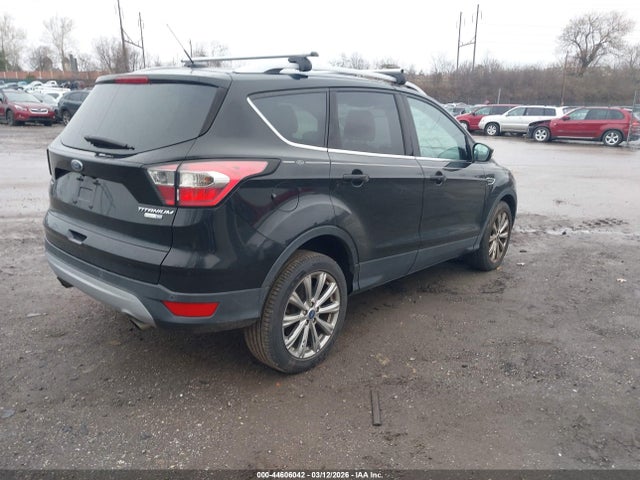 1FMCU9J99HUE25364 Ford Escape Titanium