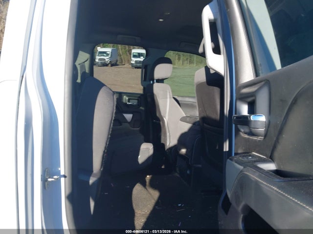 44606121 :رقم المزاد ، 1GCRCREC0FZ305086 vin ، 2015 Chevrolet Silverado 1500 2lt مزاد بيع