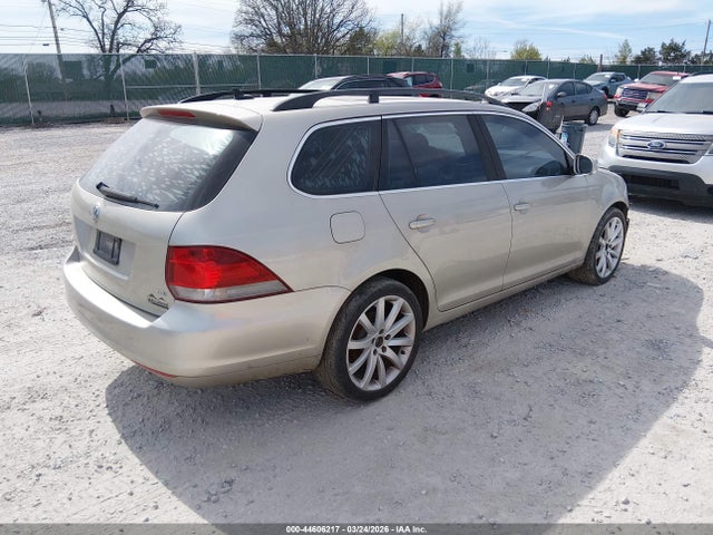 2013 Volkswagen Jetta Sportwagen 2.0l Tdi მანქანა იყიდება აუქციონზე, vin: 3VWPL7AJ0DM624208, აუქციონის ნომერი: 44606217