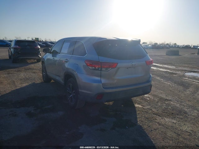 2019 TOYOTA HIGHLANDER 5TDZZRFH2KS329426 Photo 2