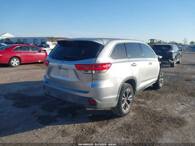 2019 TOYOTA HIGHLANDER 5TDZZRFH2KS329426 Photo 3