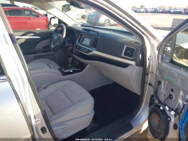 2019 TOYOTA HIGHLANDER 5TDZZRFH2KS329426 Photo 4