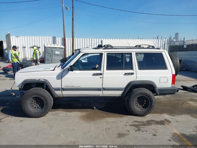 Продажа на аукционе авто 1999 Jeep Cherokee Classic/sport, vin: 1J4FT68S6XL674845, номер лота: 44606231