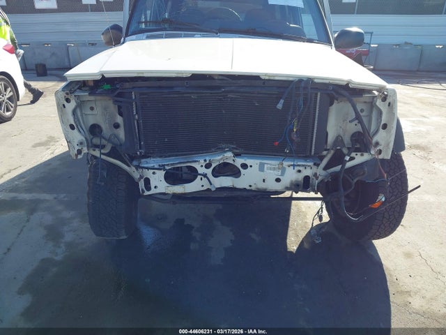 Продажа на аукционе авто 1999 Jeep Cherokee Classic/sport, vin: 1J4FT68S6XL674845, номер лота: 44606231