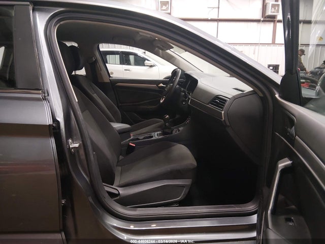 3VWN57BU4KM195517 Volkswagen Jetta 1.4t S