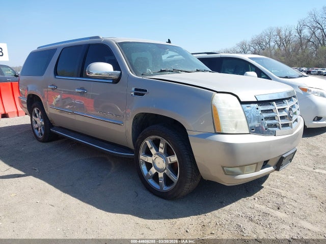 2007 CADILLAC ESCALADE ESV 1GYFK668X7R260393 Photo 0
