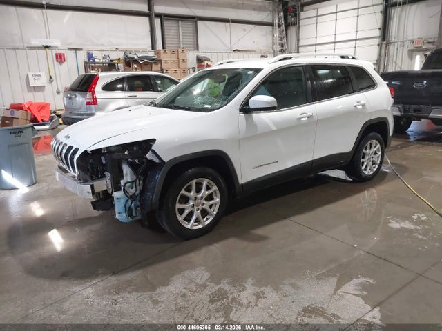 1C4PJLCB9FW747242 Jeep Cherokee Latitude