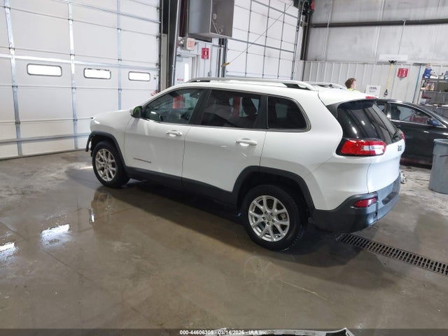 1C4PJLCB9FW747242 Jeep Cherokee Latitude