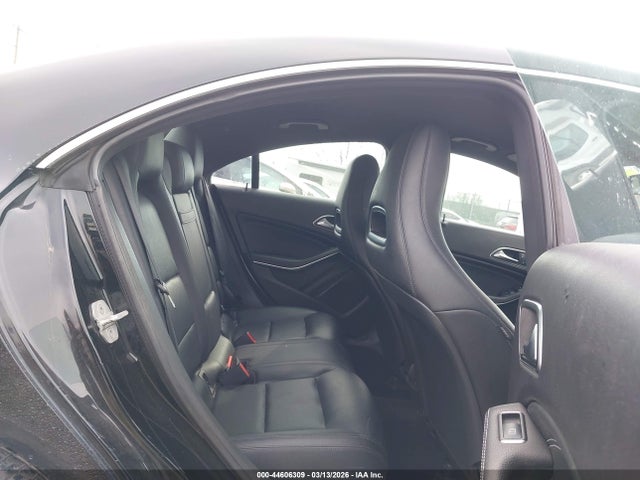 44606309 :رقم المزاد ، WDDSJ4EBXFN218181 vin ، 2015 Mercedes-benz Cla 250 مزاد بيع