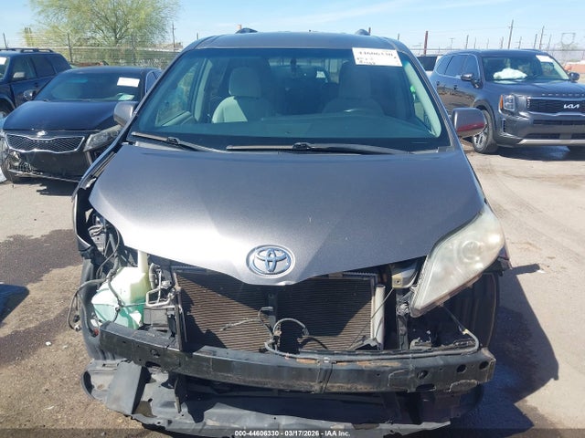 Toyota Sienna Le 7 Passenger 2017 5TDKZ3DC8HS874772 Image 13
