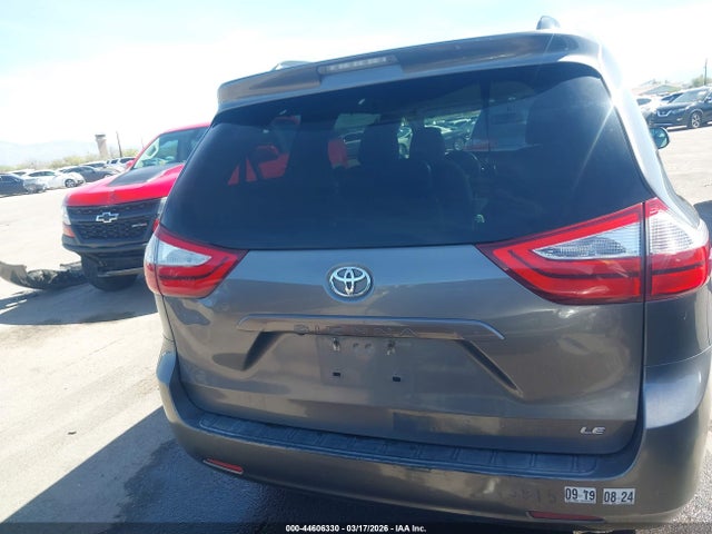 Toyota Sienna Le 7 Passenger 2017 5TDKZ3DC8HS874772 Image 17