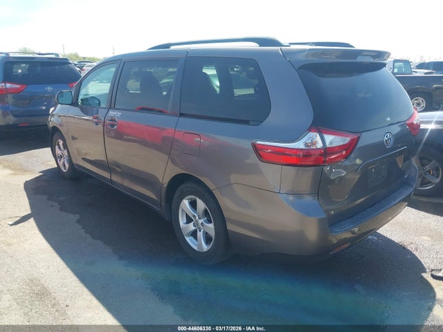 Toyota Sienna Le 7 Passenger 2017 5TDKZ3DC8HS874772 Image 3