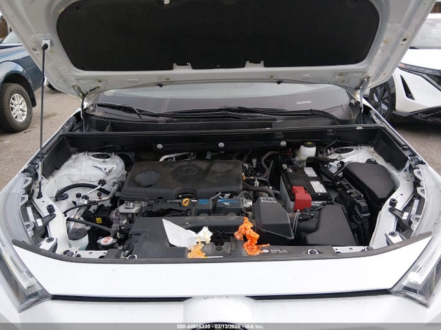 2T3F1RFV8RC446874 Toyota RAV4 LE
