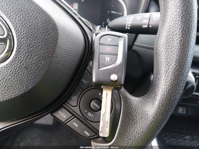2T3F1RFV8RC446874 Toyota RAV4 LE