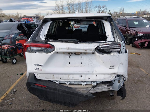 2T3F1RFV8RC446874 Toyota RAV4 LE